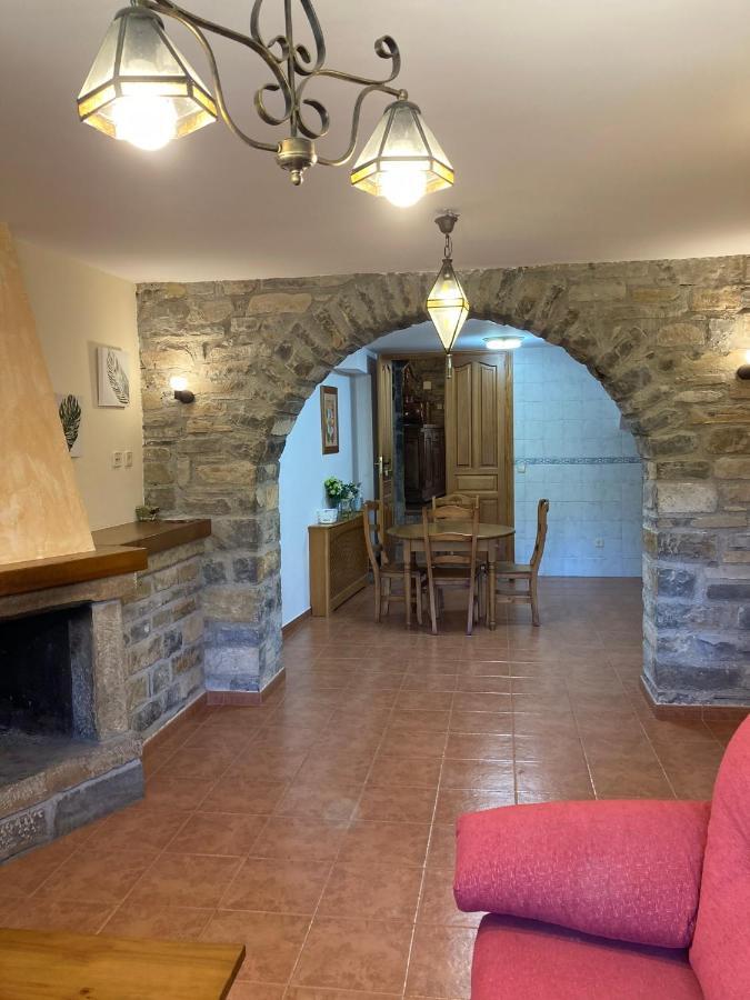 Vistas A La Montana En Un Pueblo Con Encanto. Appartement El Pueyo de Araguás
