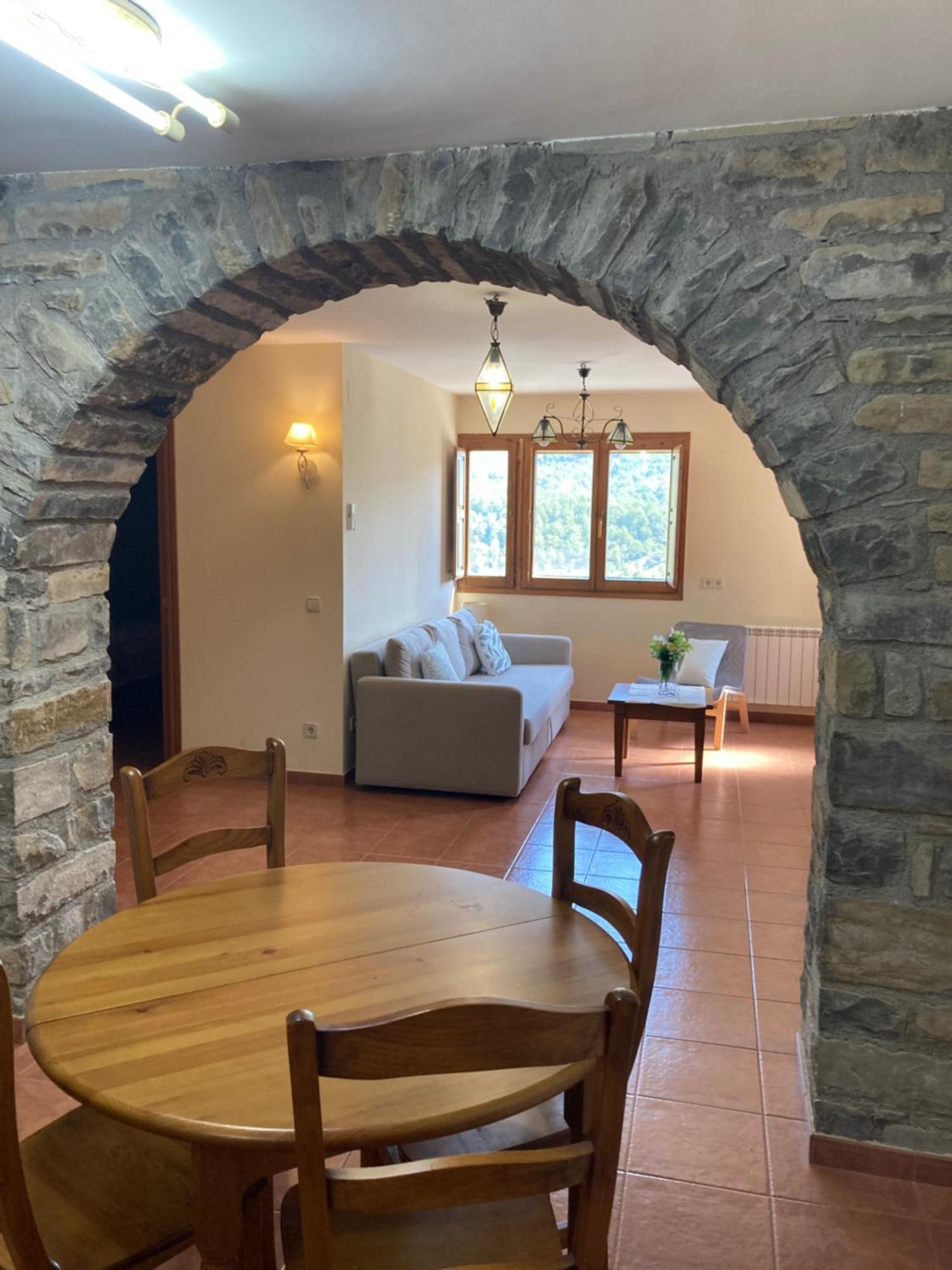 Vistas A La Montana En Un Pueblo Con Encanto. Appartement *